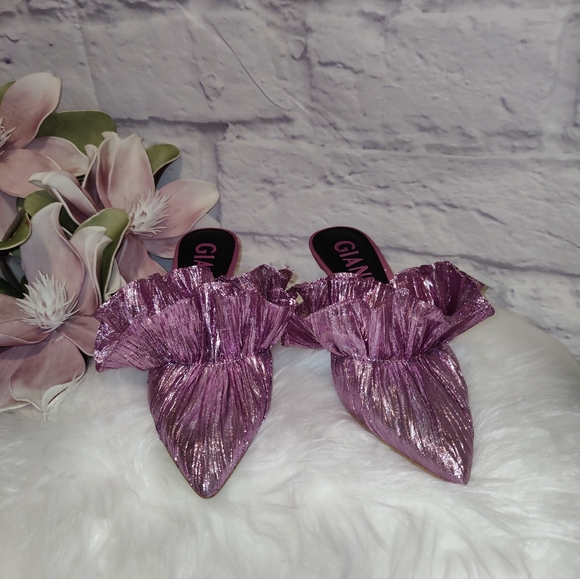 Gianni Bini Metallic Rossallio Pink Ruffles Kitty Heels - Picture 10 of 10